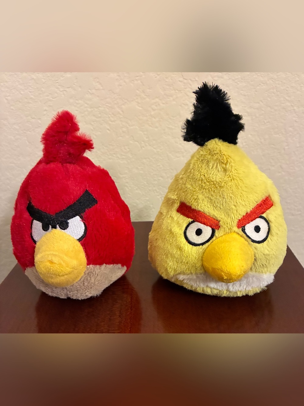 2011 Angry Bird Red Devil & Yellow Angry Bird Plush Set